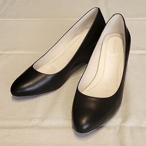 Cole Haan Grand.øs Black Leather Wedge 2.5" mid heels, size 8.5